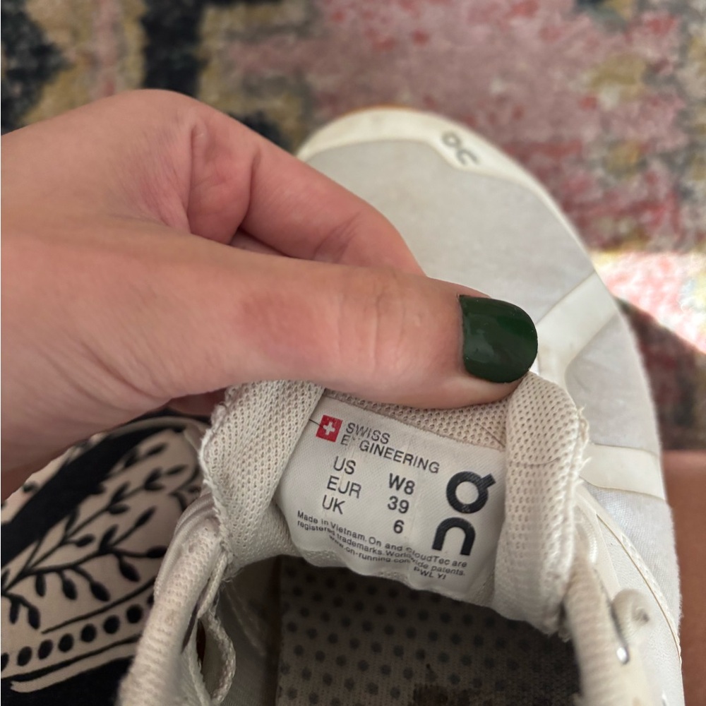 size 8 women’s white on cloud terry 5 - Picture 3 of 7